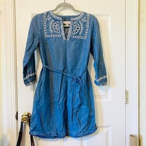 Loft sz XSP denim dress w eyelet details